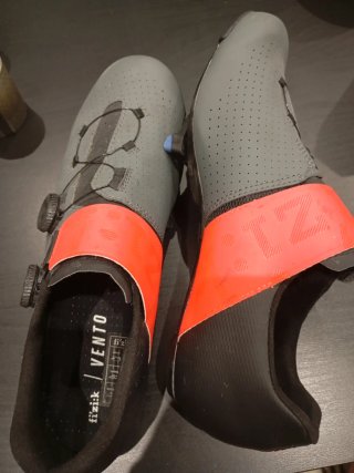 Zapatillas Fizik Vento Carbon 2. 45. 29cm
