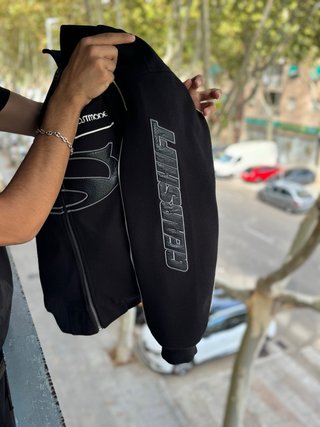 Cazadora Bershka Negra con Detalles