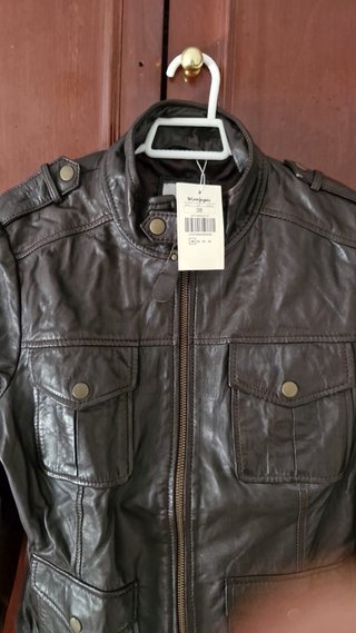 Chaqueta de cuero marrón