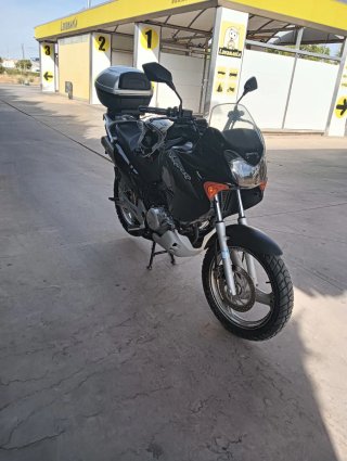 Honda Varadero 125cc Aventura