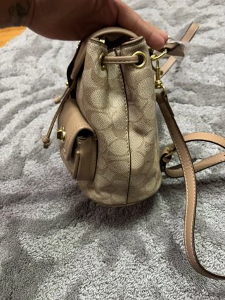 Mochila Coach Beige y Dorada