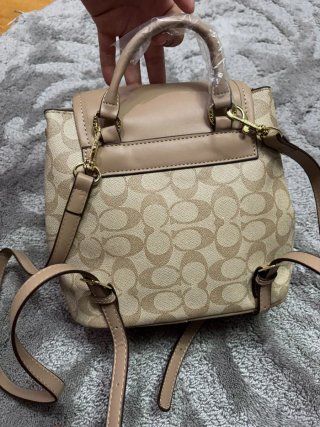 Mochila Coach Beige y Dorada