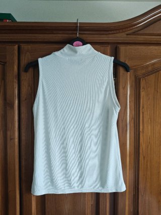 Camiseta sin mangas cuello alto Talla M
