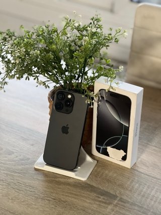 iPhone 16 Pro 256GB 90% Batería