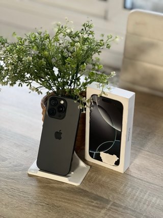 iPhone 16 Pro 256GB 90% Batería