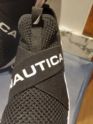 Zapatillas Nautica Negras y Blancas