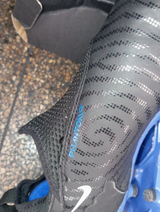 Botas de fútbol Nike Phantom Talla 33