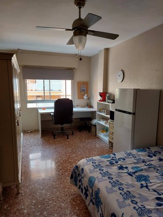 Alquiler habitación - Próxima a Universidad -