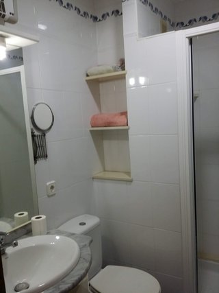 Alquiler habitación - Próxima a Universidad -
