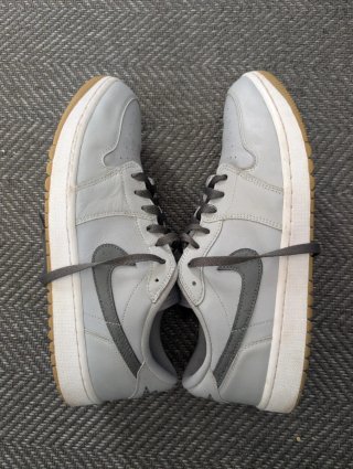 Jordan 1 Low Grises