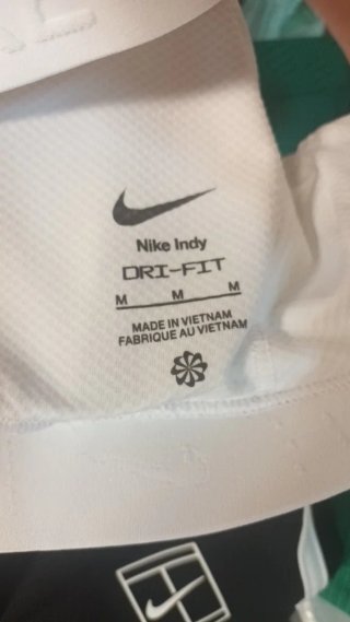 Sujetador deportivo Nike Dri-Fit blanco