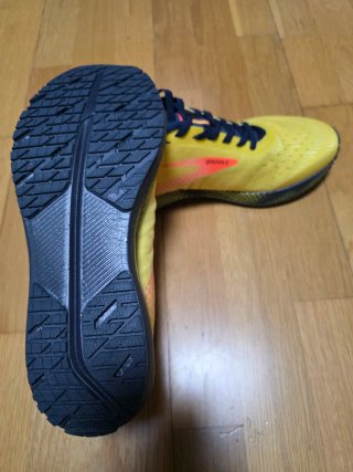 Zapatillas Brooks Amarillas y Azules