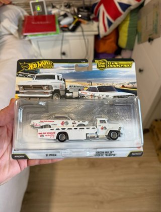 Hot Wheels Team Transport '61 Impala