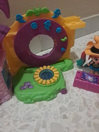 Casita Bruja Pinipon con Muñeca