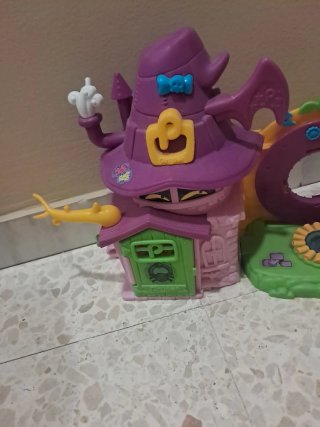 Casita Bruja Pinipon con Muñeca
