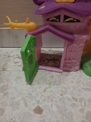 Casita Bruja Pinipon con Muñeca