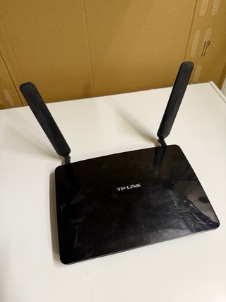 Router TP-Link Negro con Antenas