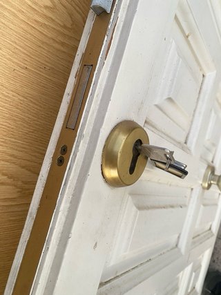 Puerta exterior madera maciza