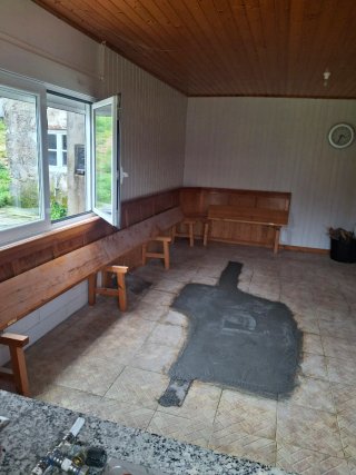 Banco de cocina de madera
