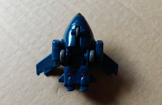 Avión de juguete azul