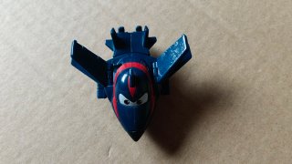 Avión de juguete azul