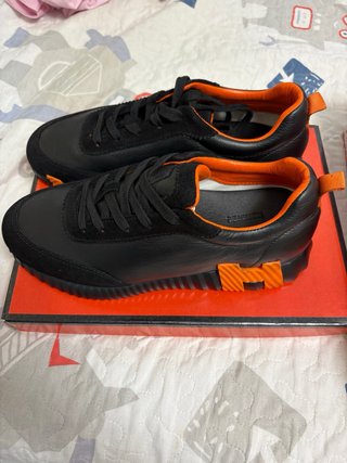 Zapatos Hermes Negros y Naranjas
