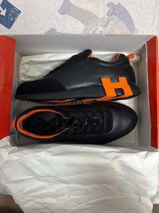 Zapatos Hermes Negros y Naranjas
