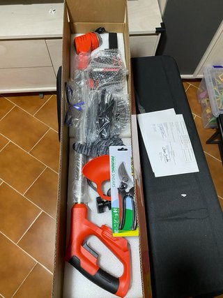 Desbrozadora Outigo Eléctrica con Accesorios