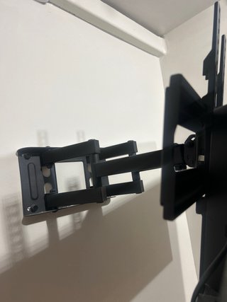 TV TCL 32' con soporte de pared