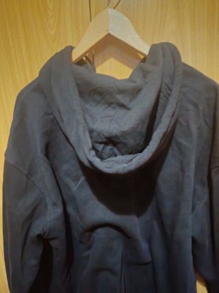 Sudadera Zara con capucha y cremallera