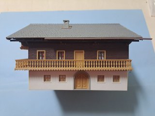Chalet di montagna in legno e pietra