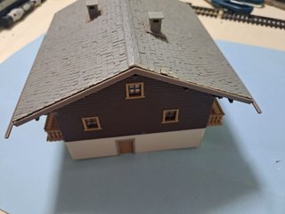 Chalet di montagna in legno e pietra