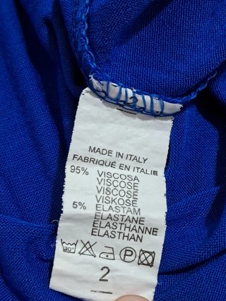 Camiseta manga tipo murciélago