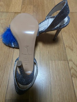 Zapatos de tacón Acerina Cécile plateados con plum