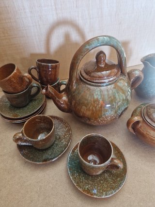 Juego de té cerámica marrón y verde
