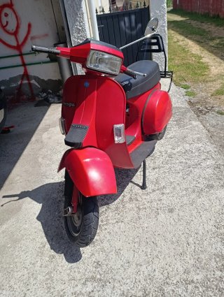 Vespa TX 200 Roja