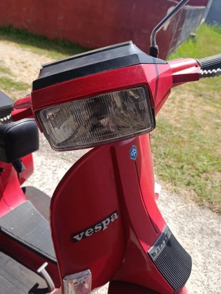 Vespa TX 200 Roja