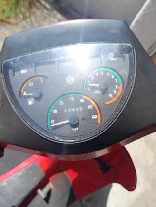 Vespa TX 200 Roja