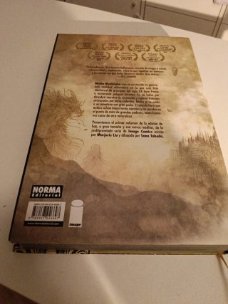 MONSTRESS EDICION DE LUJO 1