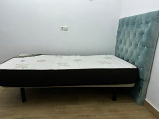 Cama Manhattan con cabecero tapizado