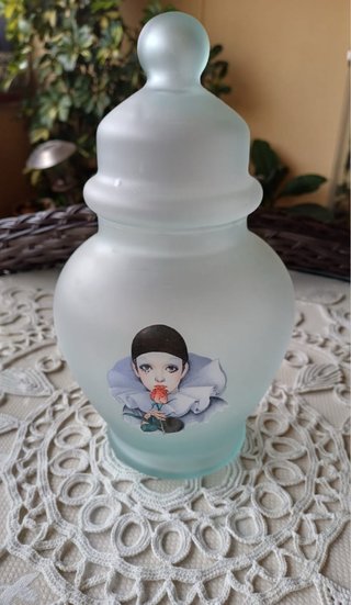 Jarrón de cristal esmerilado con figura