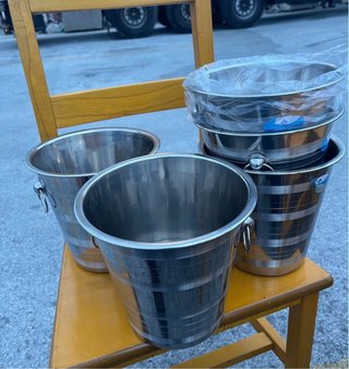Cubeteras di acciaio nuove, 6€ l'unità