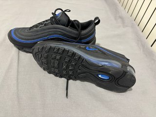 Zapatillas Jordan Azul y Blanco Talla 40