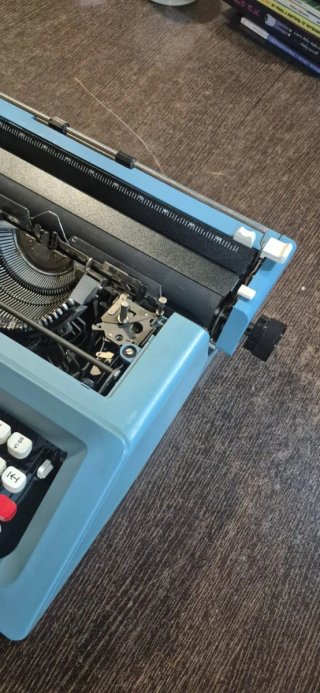 Máquina de escribir Olivetti Studio 46