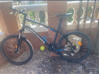 Bicicleta B'TWIN Negra