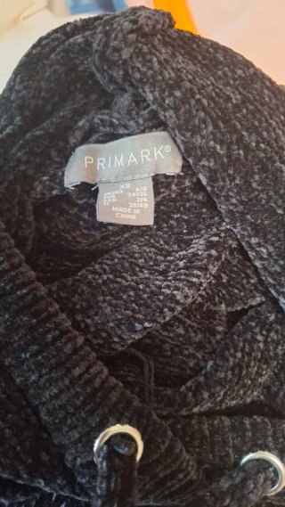 Jersey negro capucha Primark