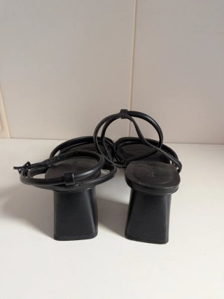 Sandali Stradivarius neri tacco comodi