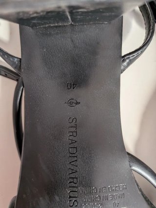 Sandali Stradivarius neri tacco comodi