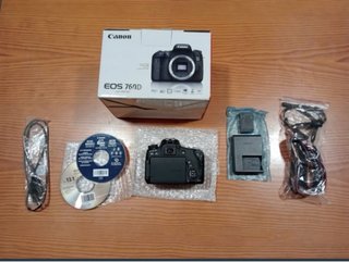 Cámara Canon EOS 760D con caja
