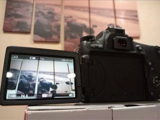 Cámara Canon EOS 760D con caja
